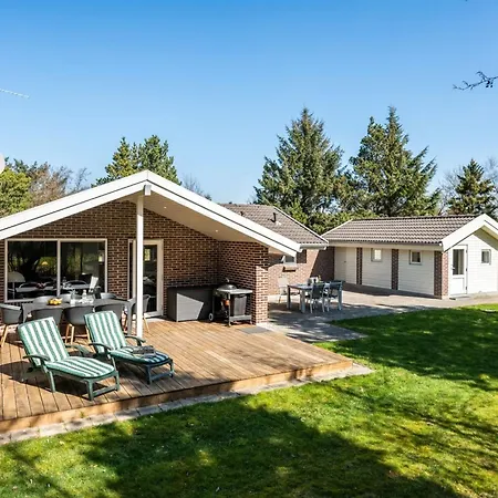 Famke - 1km From The Sea By Interhome