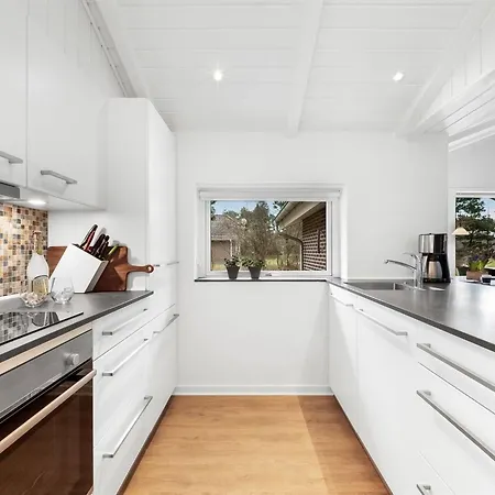 Famke - 1km From The Sea By Interhome *