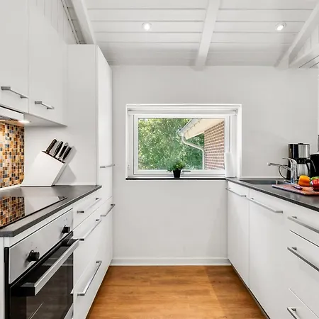 Famke - 1km From The Sea By Interhome *